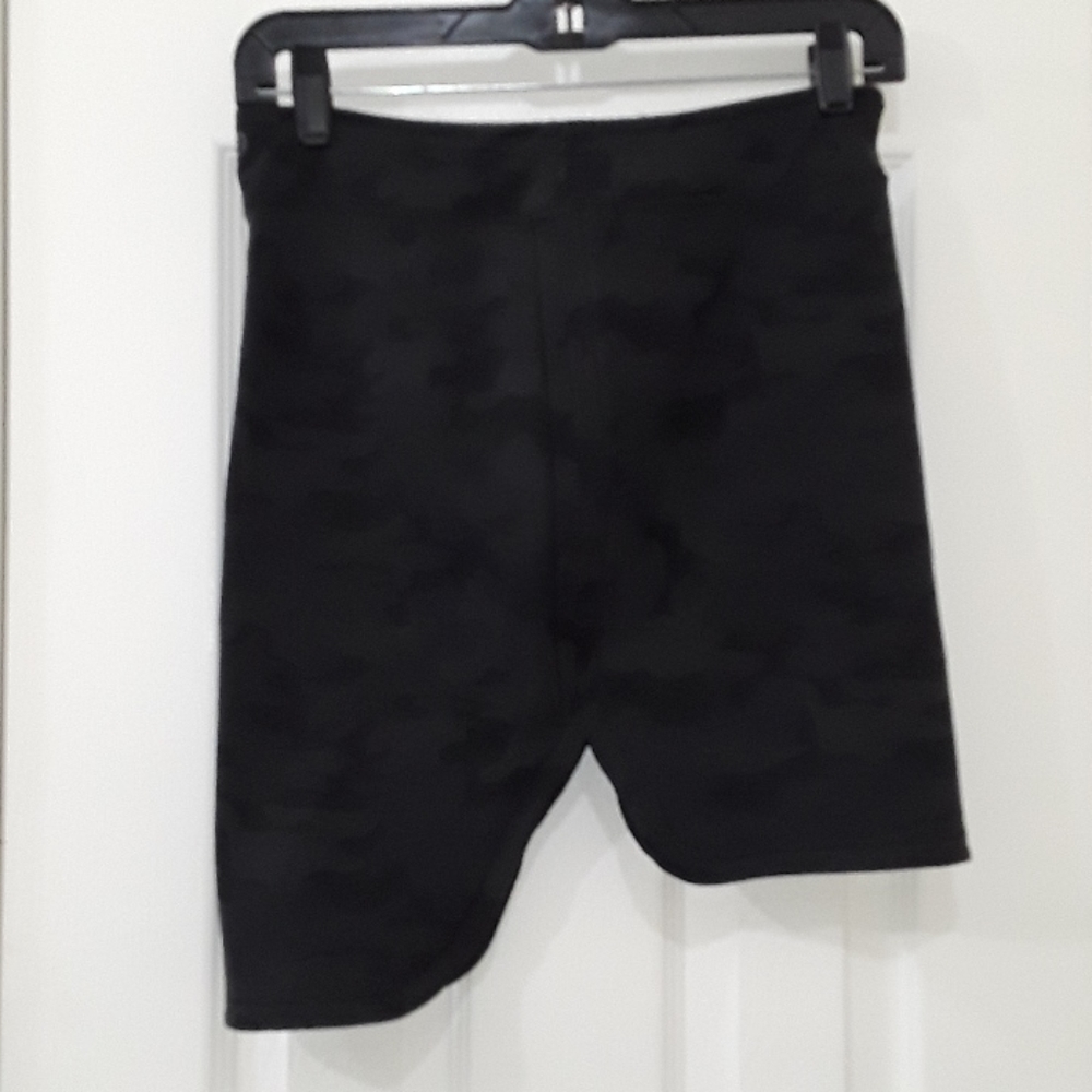 Lululemon City Skirt - Picture 10 of 12